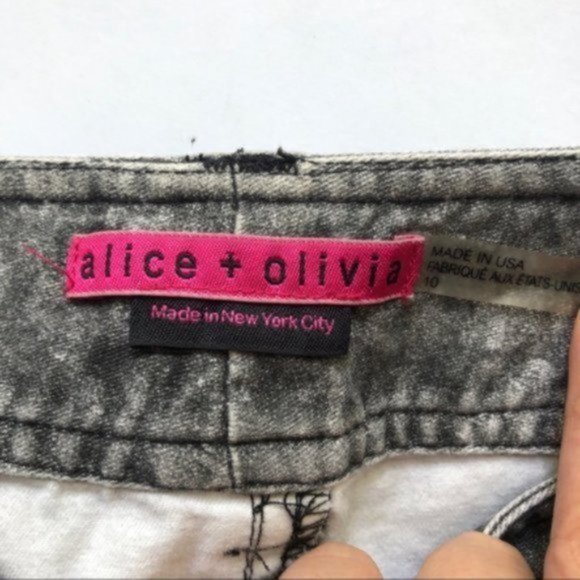 Alice + Olivia Acid Wash Gray Cargo Ankle Zipper Pants Size 10 - Picture 7 of 7